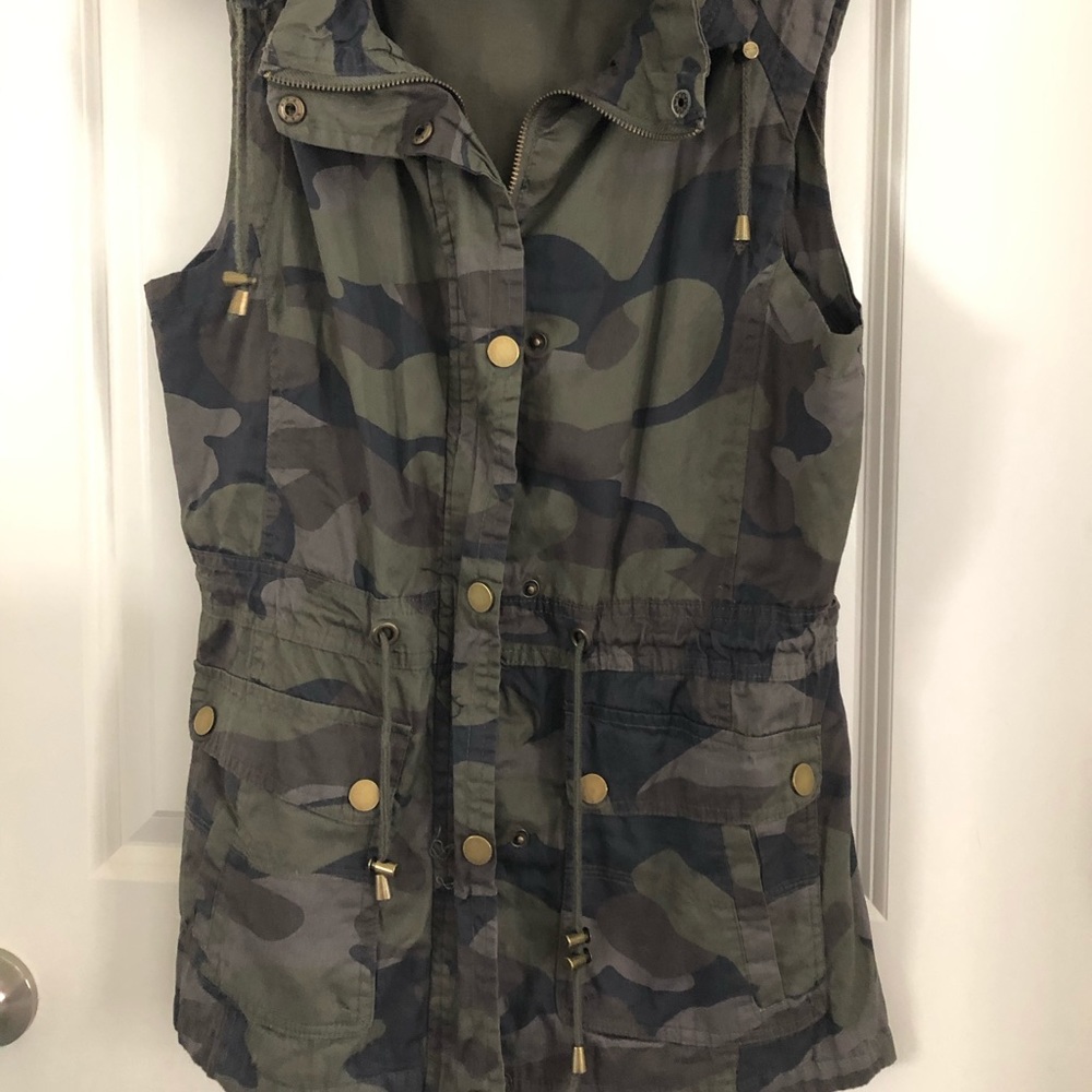 YMI L women’s vest